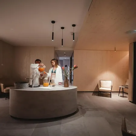 Alpen & Готель 4*