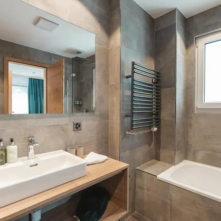 Готель Alpen &