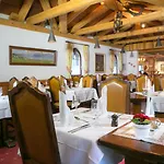 Hotel Alpen & 4*