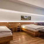 Hotel Alpen & 4*