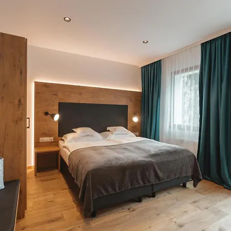 Alpen & Otel