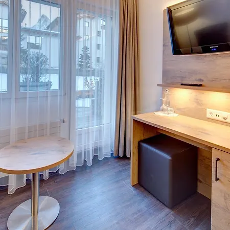 Hotel Alpen &